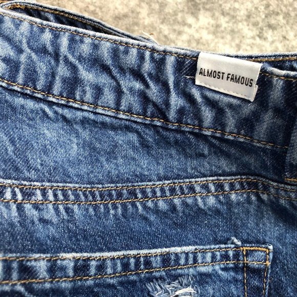 Almost Famous Jeans 11 31 Destroyed Distressed Torn Holes Acid Wash Skinny Blue - Picture 9 of 12